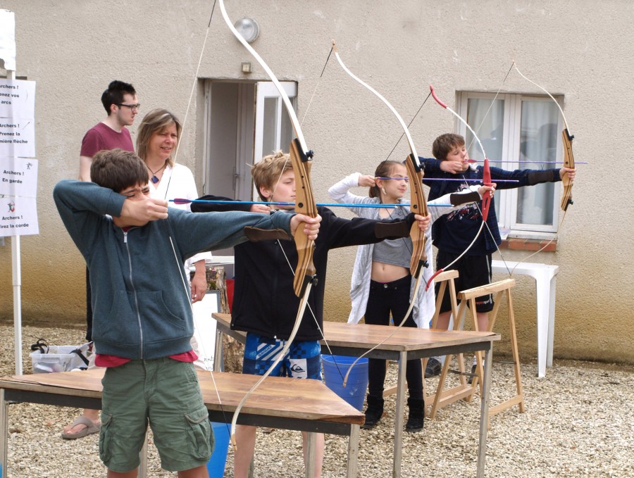 french school trip archery activity 5