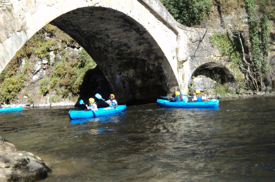 french school trip canoe activity 7