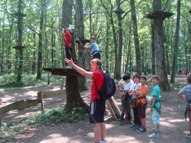 french school trip tree climbing 1 v3